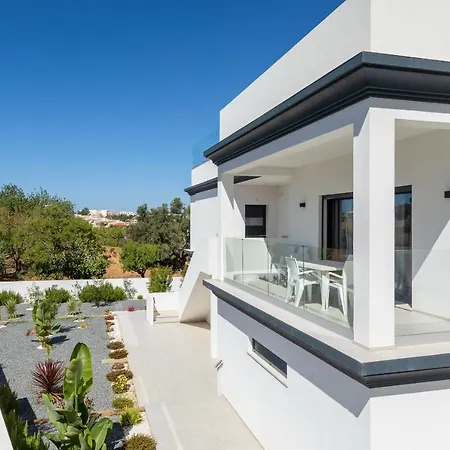 Correeira Luxury Residence T2 I - Albufeira, Pools, Wifi, Bbq, Beach *