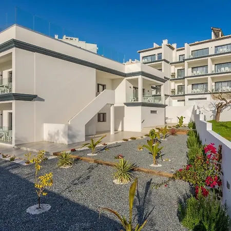 Correeira Luxury Residence T2 I - Albufeira, Pools, Wifi, Bbq, Beach