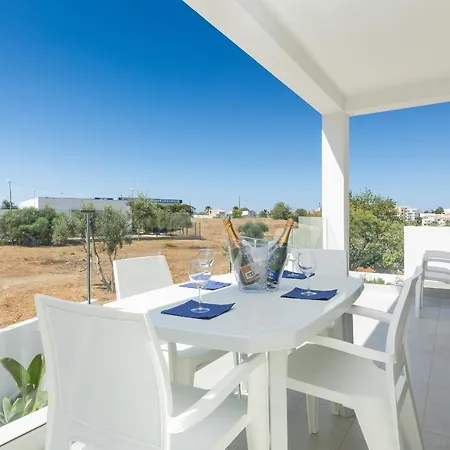 Correeira Luxury Residence T2 I - Albufeira, Pools, Wifi, Bbq, Beach * Albufeira