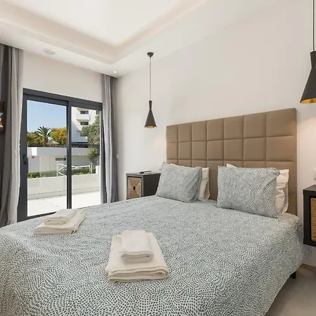 Correeira Luxury Residence T2 I - Albufeira, Pools, Wifi, Bbq, Beach Lägenhet