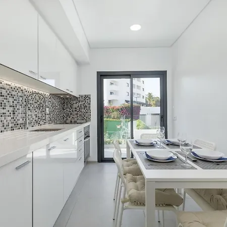 Correeira Luxury Residence T2 I - Albufeira, Pools, Wifi, Bbq, Beach Lägenhet