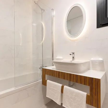 Correeira Luxury Residence T2 I - Albufeira, Pools, Wifi, Bbq, Beach *